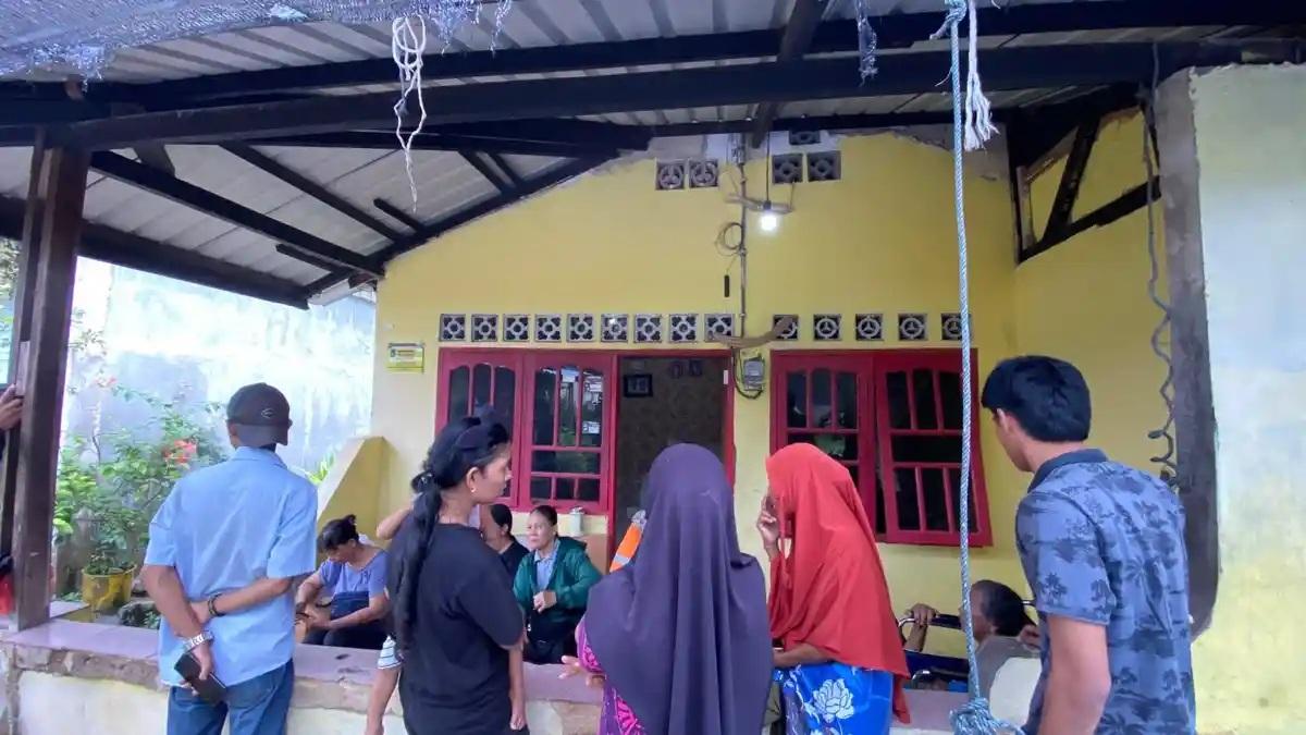 Jerit-Histeris-Ibu-Temukan-Putranya-Tewas-Dalam-Kamar-Posisinya-Mengenaskan.jpg