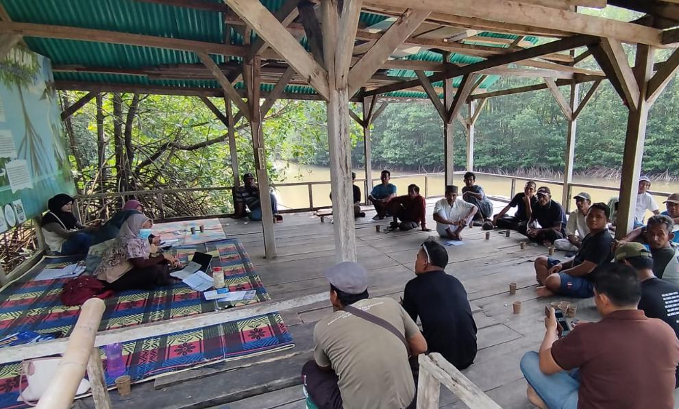 KELUHAN-Kegiatan-nelayan-di-pesisir-Pesawaran.jpg