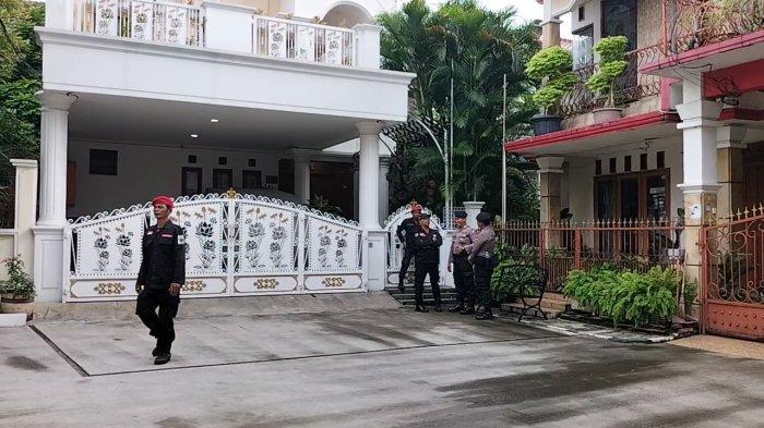 KPK-geledah-rumah-Sekjen-PDIP-Hasto-Kristiyanto.jpg