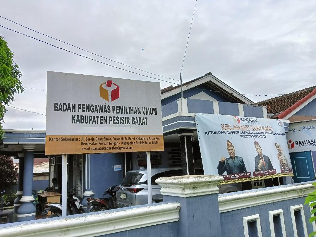 Kantor-Bawaslu-Pesisir-Barat-foto.jpg