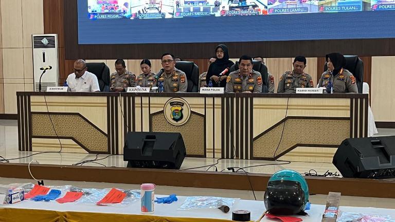 Kapolda-Lampung-Irjen-Pol-Helmy-Santika-memimpin-KONPRES-oPERASI-pEKAT.jpg