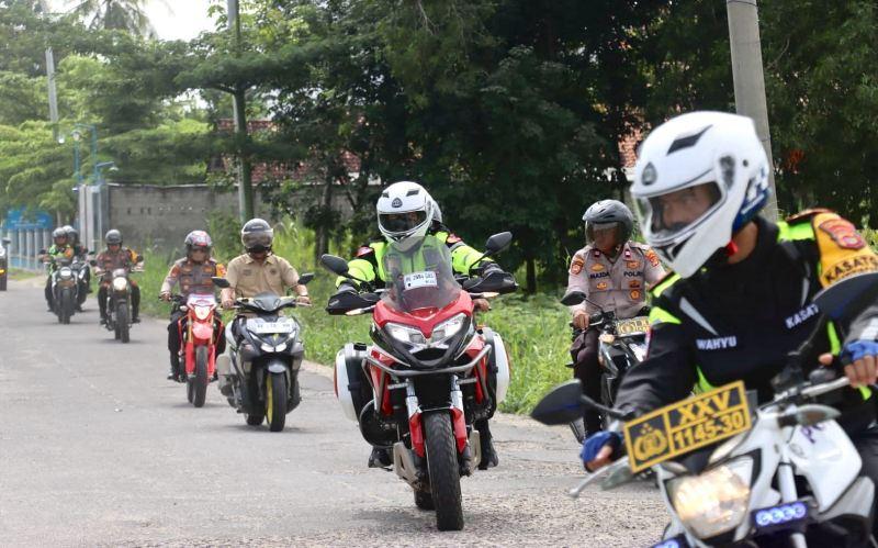 Kapolres-Lampung-Tengah-pantau-arus-balik-naik-motor.jpg