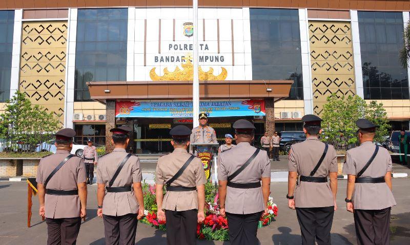 Kapolresta-Bandar-Lampung-memimpin-sertijab-2-kasat-dan-1-kapolsek.jpg