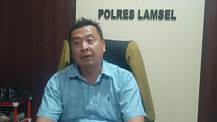 Kasat-Reskrim-Polres-Lampung-Selatan-AKP-Hendra-Saputra-Way-Kanan-di-wilayahnya.jpg