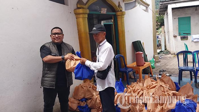 Kegembiraan Warga RT 012 Way Lunik Bandar Lampung Saat Hipmi Lampung Beri Bantuan