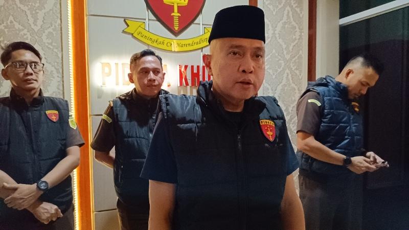 Kejati-tahan-2-tersangka-korupsi-anggaran-Sekretariat-DPRD-Lampura.jpg