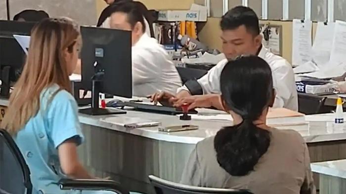 Kena Modus Salah Kirim Paket, Rini Merugi hingga Rp17,7 Juta, Kini Lapor Polisi - Tribunlampung.co.id