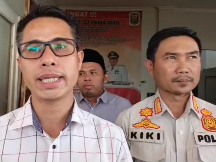 Ketua-Bawaslu-Bandar-Lampung-Apriliwanda-dan-Kasatpol-PP-Ahmad-Nurizki.jpg