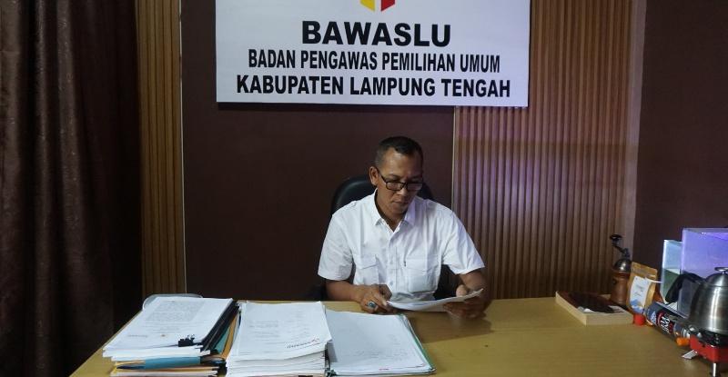 Ketua-Bawaslu-Lampung-Tengah-Yuli-Efendi-soal-APK.jpg