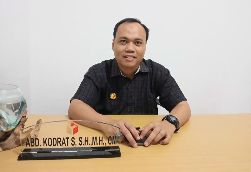 Ketua-Bawaslu-Pesisir-Barat-Abd-Kodrat-a.jpg