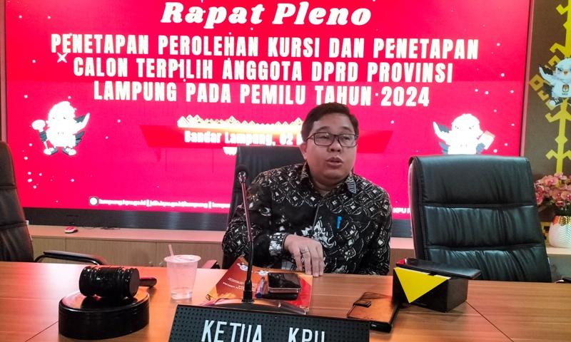 Ketua-KPU-Provinsi-Lampung-Erwan-Bustami-sebelum-dilantik-caleg-terpilih-harus-serahkan-LKHPN.jpg