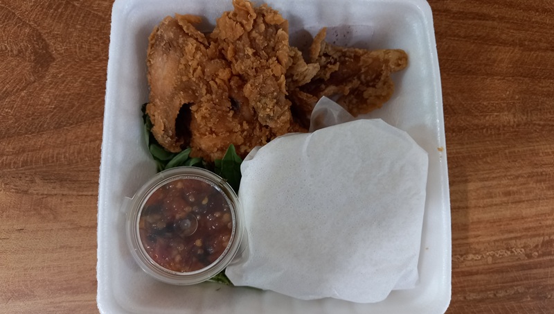 Kuliner Lampung, Ayam Geprek Moy Enak dan Lembut Digigit