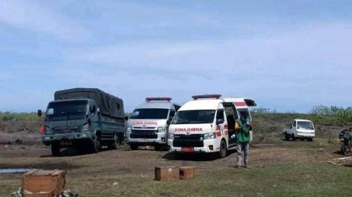 LOKASI-KEJADIAN-Mobil-ambulans-di-lokasi-ledakan.jpg