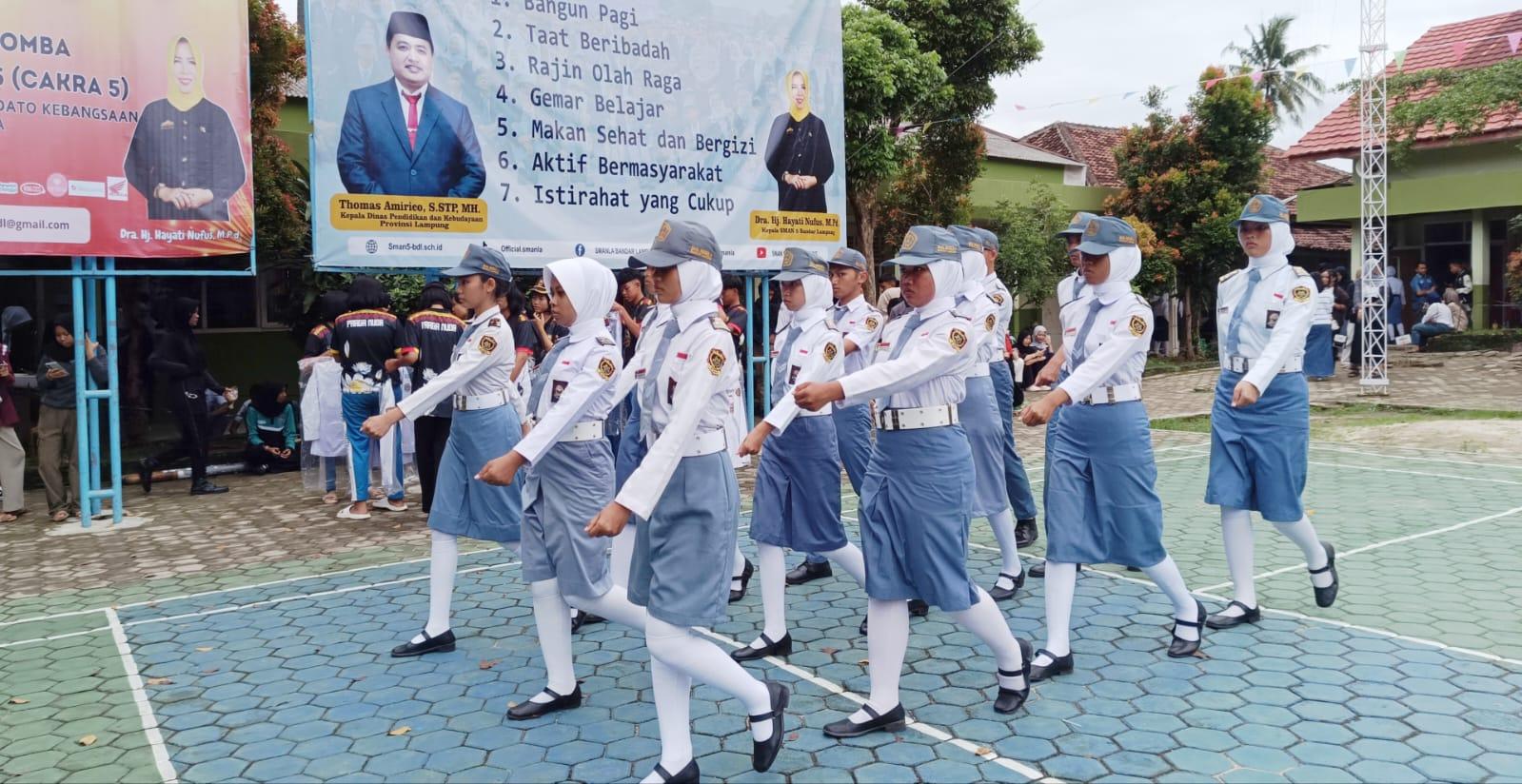 Puluhan Siswa Adu Ketangkasan LKBB di SMAN 5 Bandar Lampung