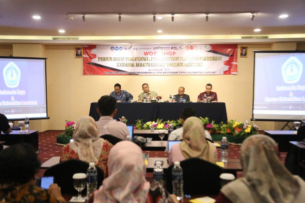 LPPM-Unila-menggelar-workshop-penulisan5476.jpg