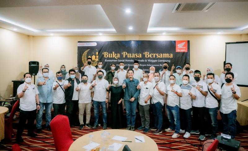 Lebaran-Bersama-Honda-TDM-Ajak-Konsumen-Loyal-Buka-Puasa-Bersama.jpg