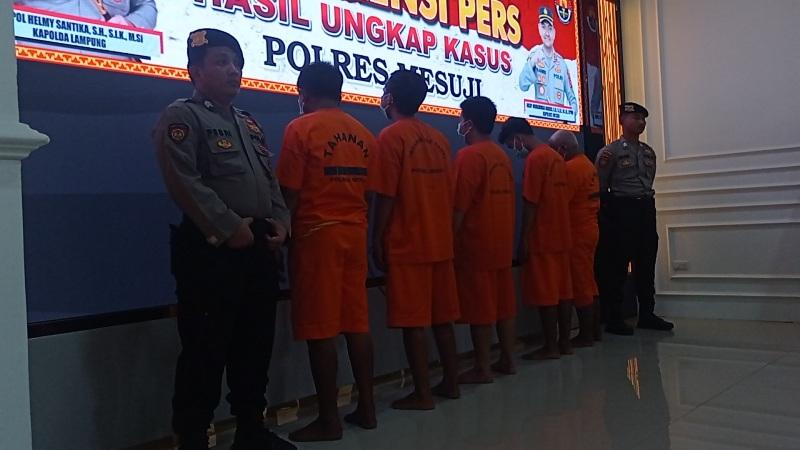 5 Pelaku dan Penadah Sawit Curian di PT Prima Alumga Berhasil Diringkus Polisi