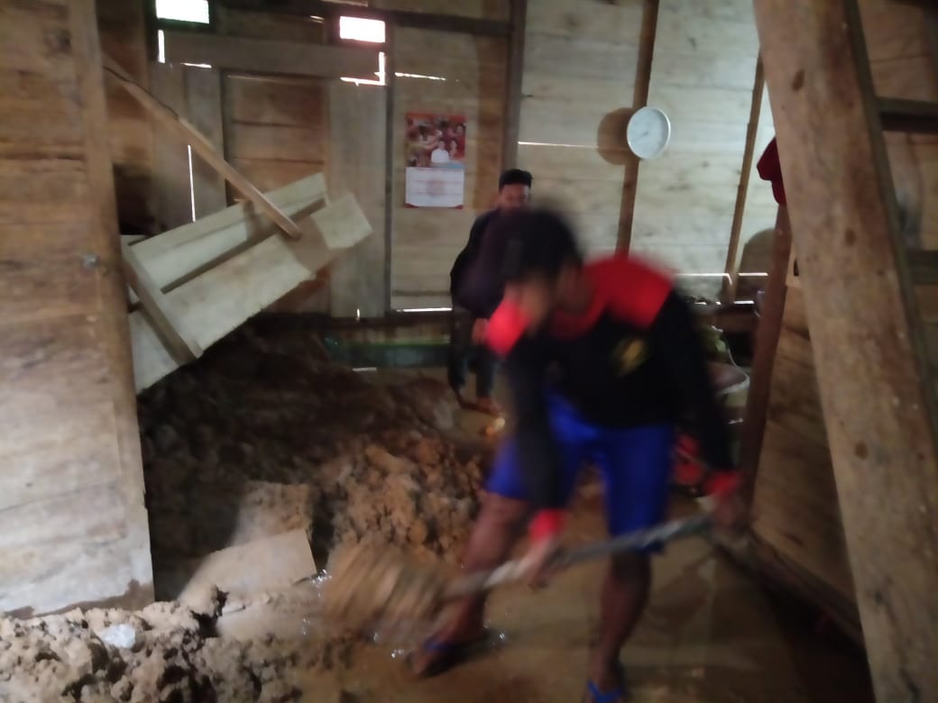 2 Rumah Rusak akibat Longsor di Lampung Barat