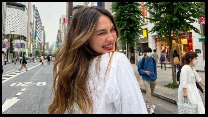 Luna Maya Dikira Jomblo, Ternyata Kini Punya Gandengan: Begini-begini Masih Laku