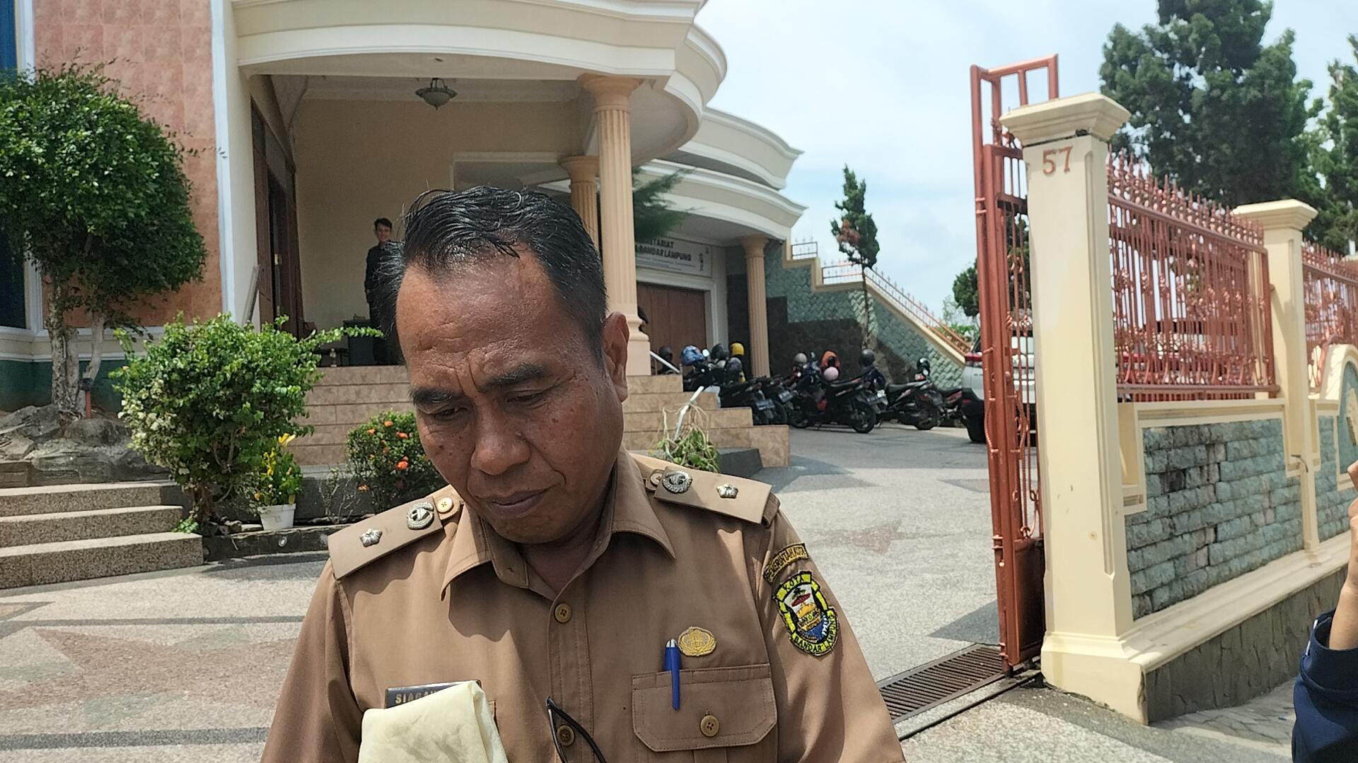 Lurah Wayhalim No Comment Usai Diperiksa Bawaslu soal Banner Caleg di Kantornya