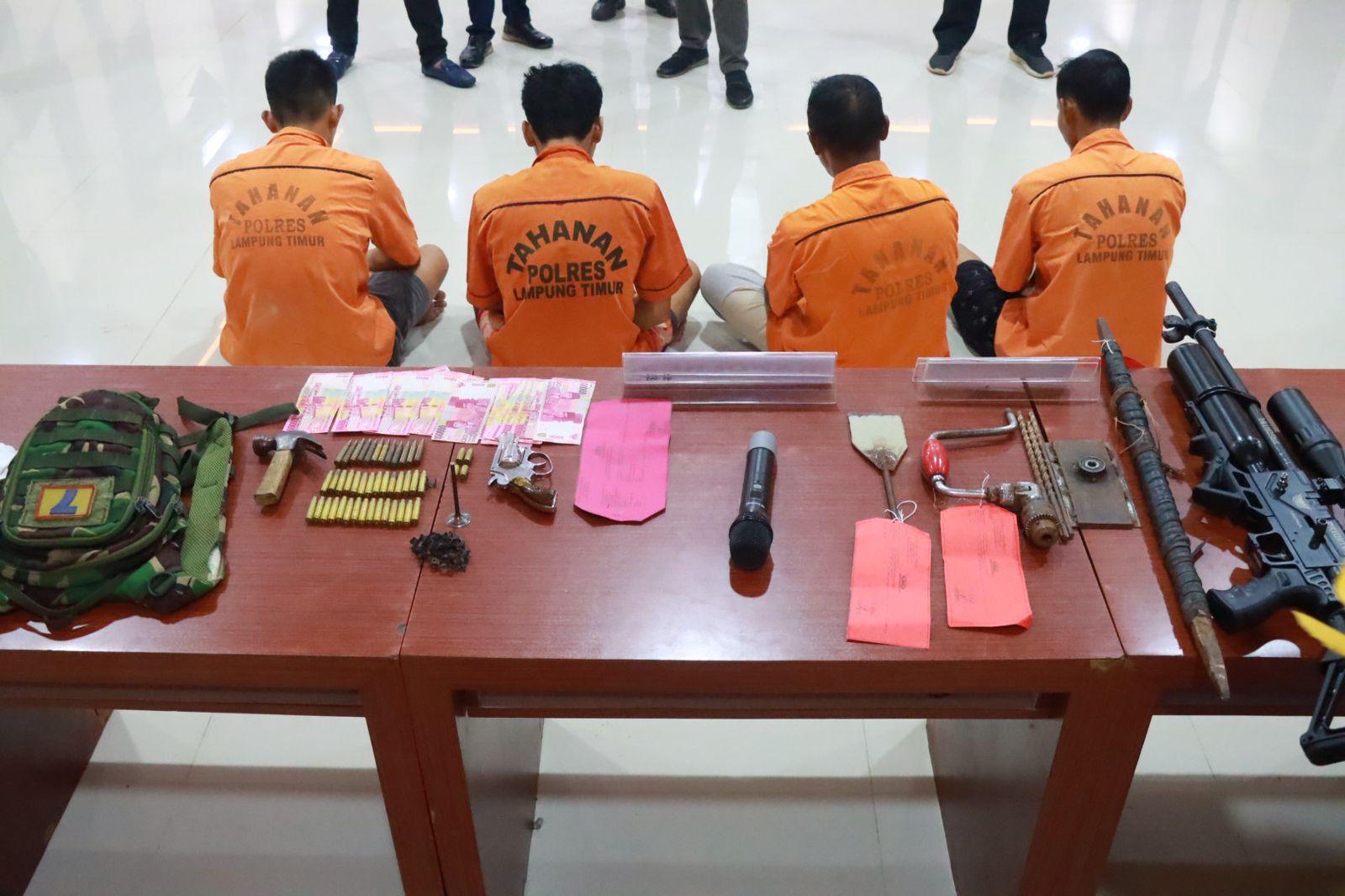 Beli Narkoba Pakai Uang Palsu, Mantan TNI AL di Lampung Timur Diciduk Polisi