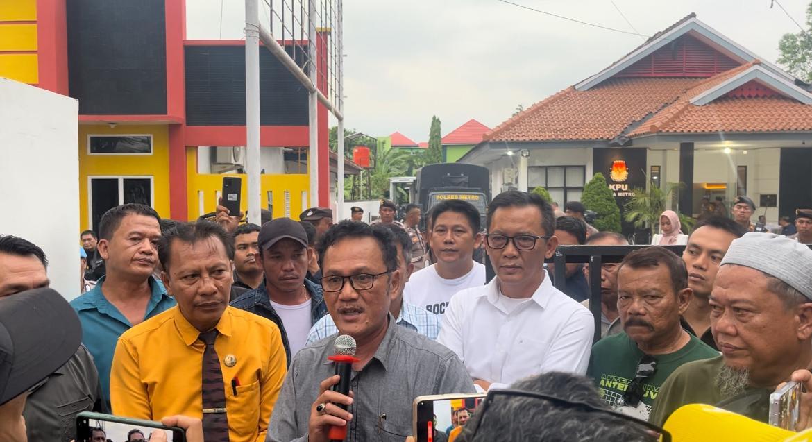 KPU Metro Lampung Membatalkan Pencalonan saat Wahdi Sedang Umrah