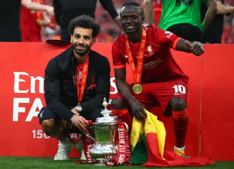 Mohamed-Salah-dan-Jurgen-Klopp-Kirim-Pesan-Haru-Buat-Sadio-Mane-Pasca-Hengkang-dari-Liverpool.jpg