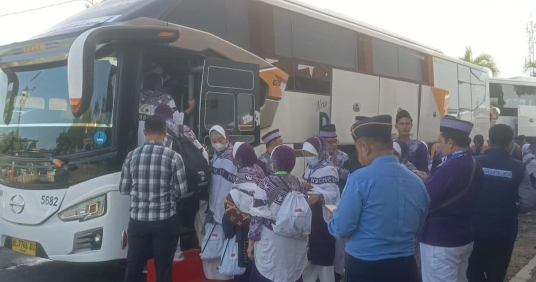 NAIK-HAJI-Ratusan-Calon-Jemaah-Haji-CJH-asal.jpg