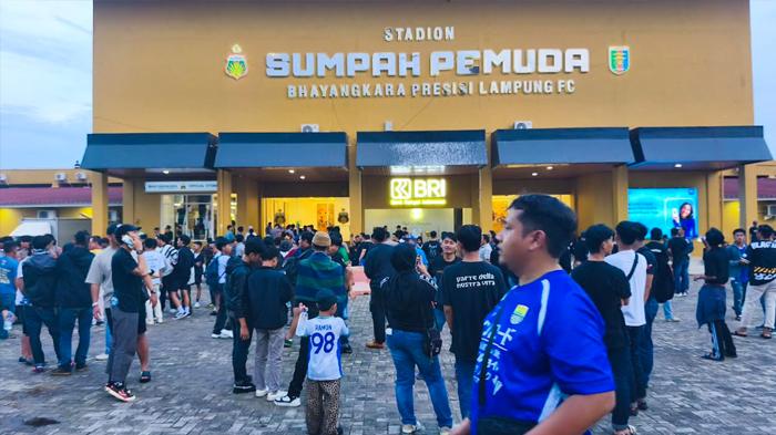 Nopal-Dukung-Persib-Saat-Tandang-vs-Bhayangkara-FC-di-Stadion-Sumpah-Pemuda.jpg