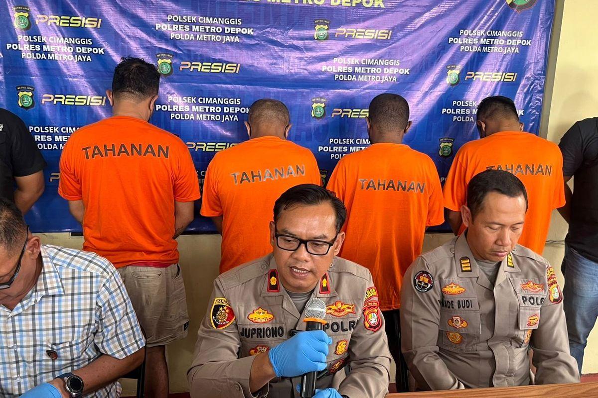 Modus Mengaku Debt Collector, 4 Pria Rampas Sepeda Motor di Depok