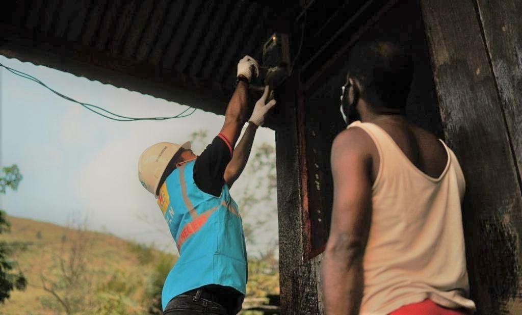 Laksanakan RUPS, PLN Catatkan Kinerja Positif dengan Pendapatan Tembus 545 Triliun! - PELAYANAN-RUMAH-TANGGA-Petugas-5.jpg