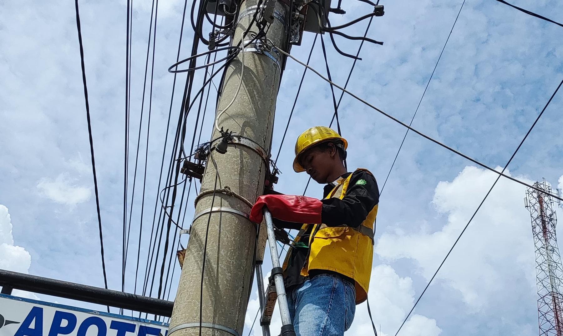 PERAPIHAN-JARINGAN-PLN-Icon-Plus-melalui-tim-teknis-56.jpg
