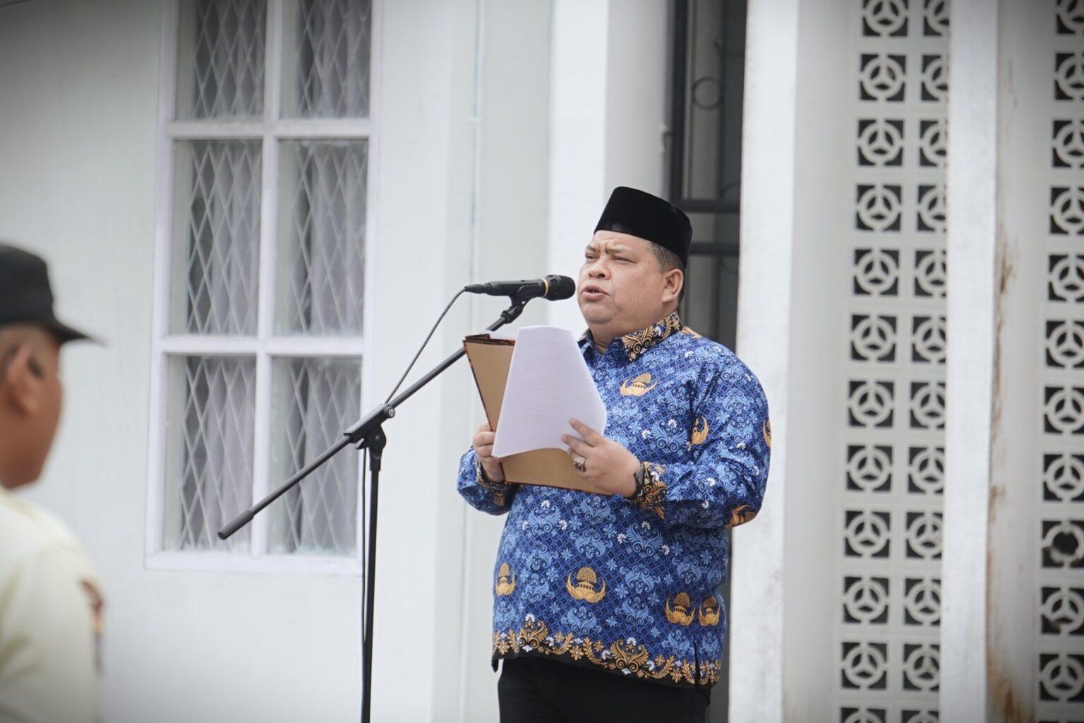 PERINGATI-Wakil-Rektor-II-Prof-Dr-Safari.jpg