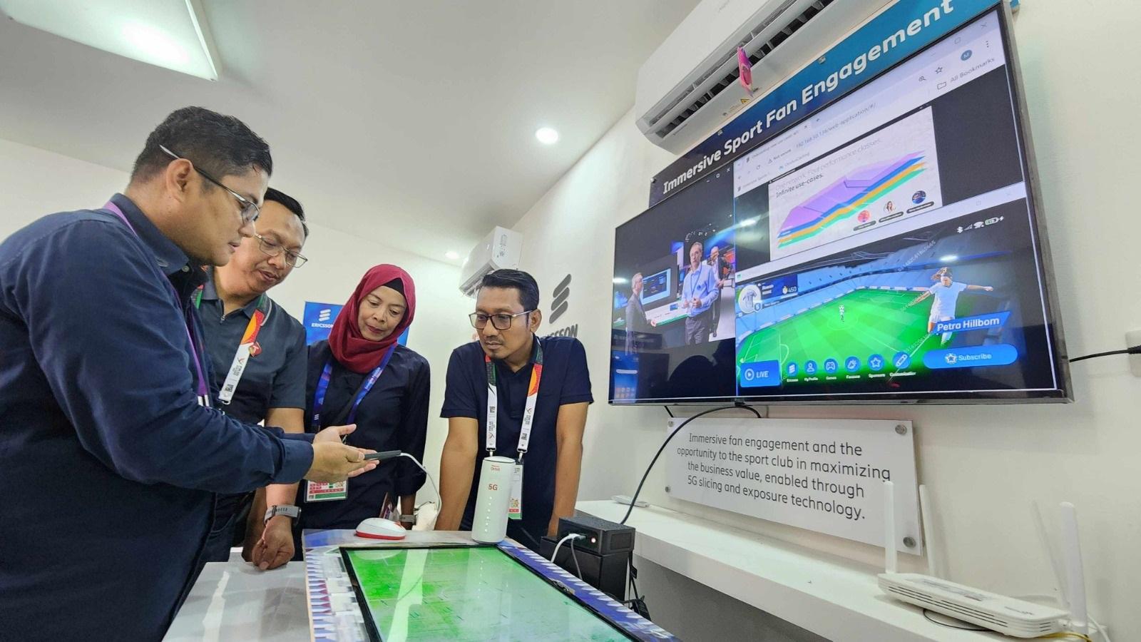 PON-XXI-Aceh-Sumut-2024-Telkomsel-menghadirkan-showcase.jpg<pf>Aceh-Sumut-2024-memberikan-pengalaman-teknologi-terkini68.jpg