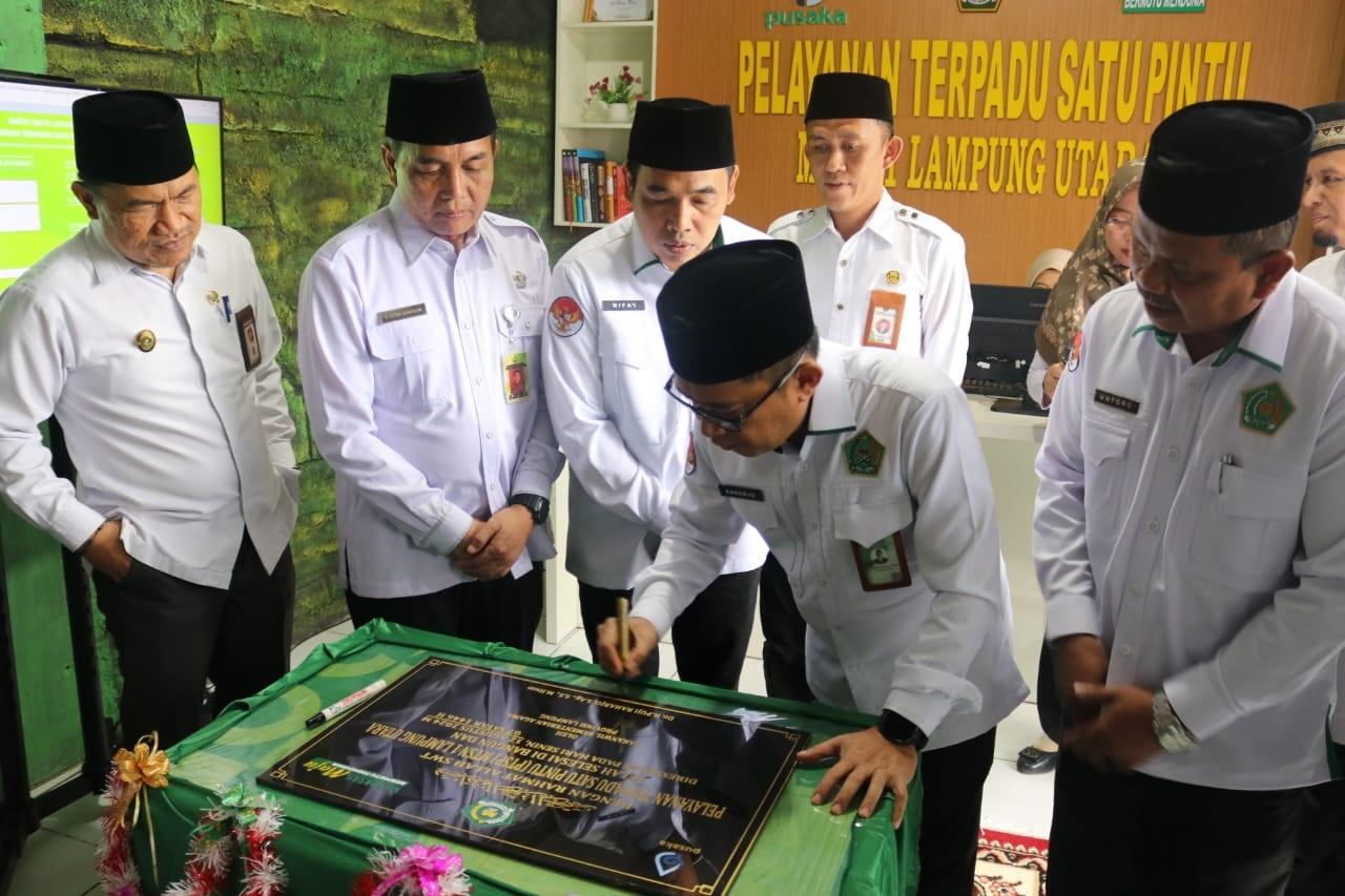 Resmikan PTSP di MTsN 1 Lampung Utara, Puji Raharjo Tekankan Kultur Melayani dan hospitality