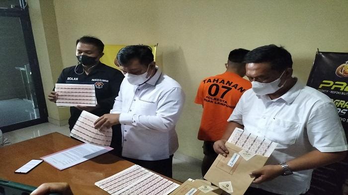 Pelaku-pencurian-materai-di-Bandar-Lampung-menjual-murah.jpg