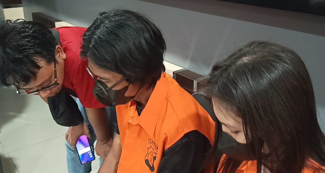 Pelaku-pengedar-uang-palsu-di-Lampung-Selatan-akui-dapat-upal-dari-beli-secara-online.jpg
