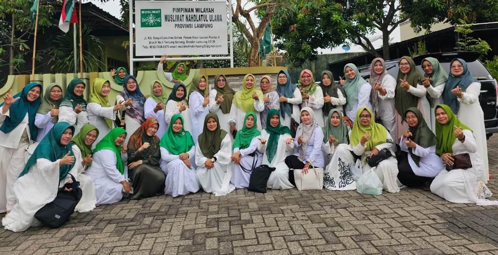 Pelantikan-Pimpinan-Wilayah-Muslimat-Nahdlatul-Ulama-Lampung.jpg