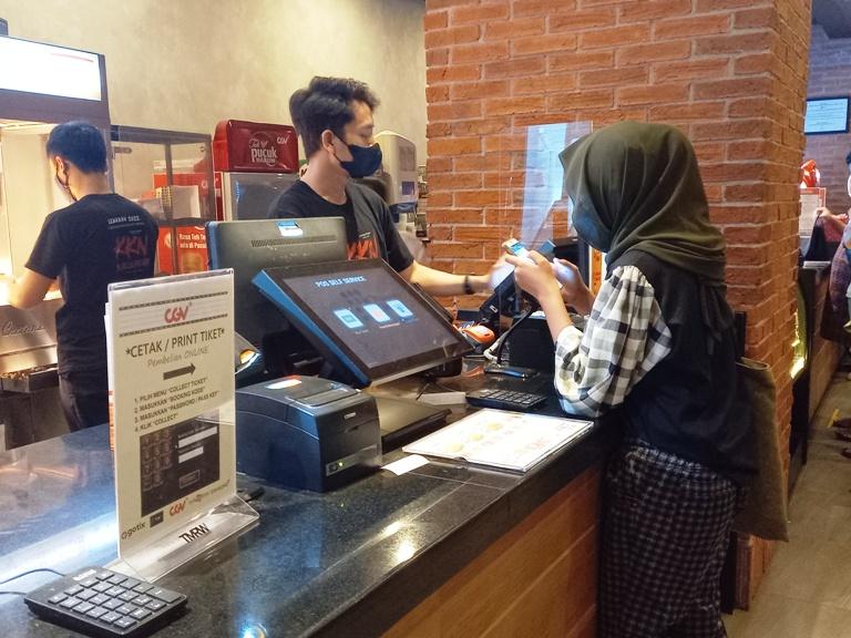 Pembelian-tiket-di-CGV-Transmart-Lampung.jpg