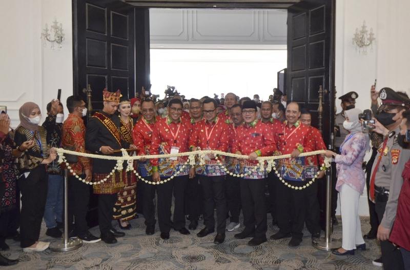 Pembukaan-Apeksi-ke-22-dan-Ekspo-UMKM-di-Graha-Wangsa-Bandar-Lampung.jpg