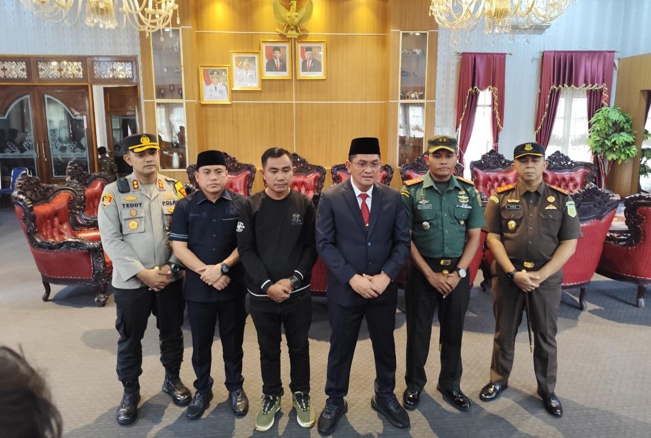 Pemkab Lampung Utara Beli Tali Asih, Pemilik Lahan Singkong yang Rusak Akibat Heli Berterimakasih