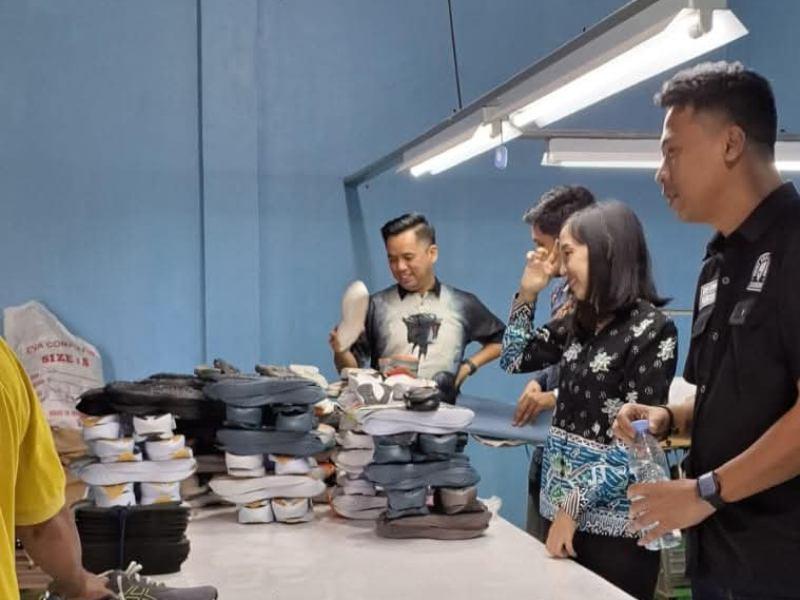 Pemkab Mesuji Tinjau Lokasi Produksi Perlengkapan Sekolah di Tangerang dan Jakarta