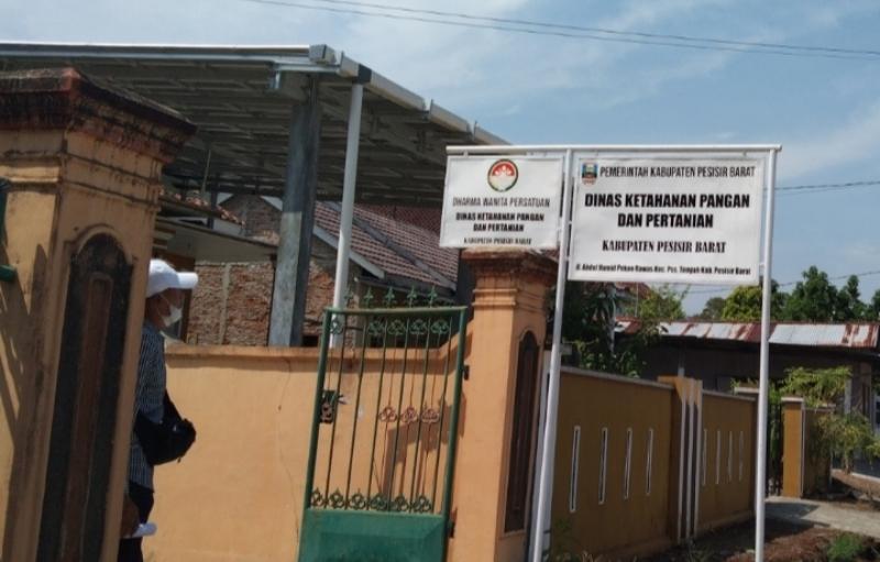 Pemkab Pesisir Barat Lampung Pastikan Pendistribusian Pupuk Subsidi Sesuai Ketentuan