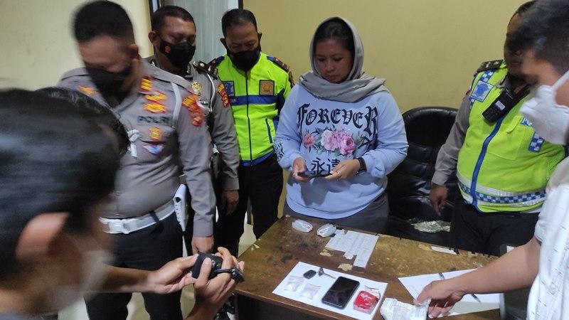Pemotor-tertangkap-polantas-di-Bandar-Lampung-ngaku-mau-antar-narkoba-ke-Pesawaran.jpg