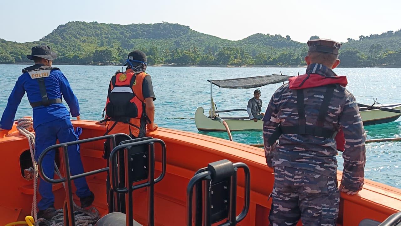 Pencarian-penumpang-kapal-terjun-ke-laut.jpg