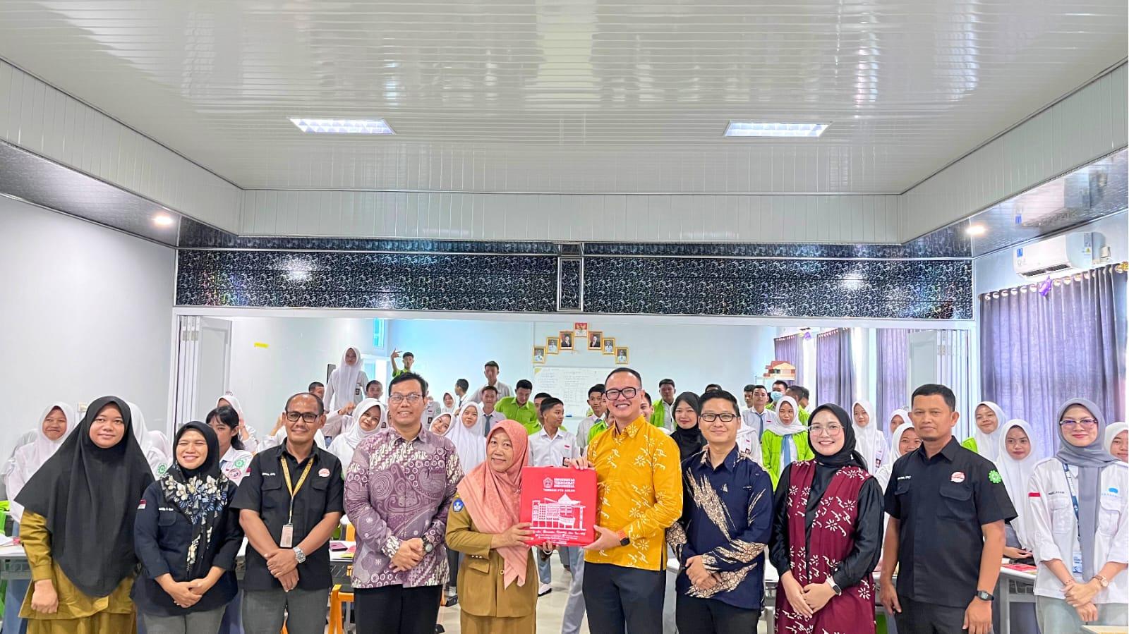 CoE Metaverse Universitas Teknokrat Indonesia Gelar Pengabdian Masyarakat di SMKN 3 Kotabumi