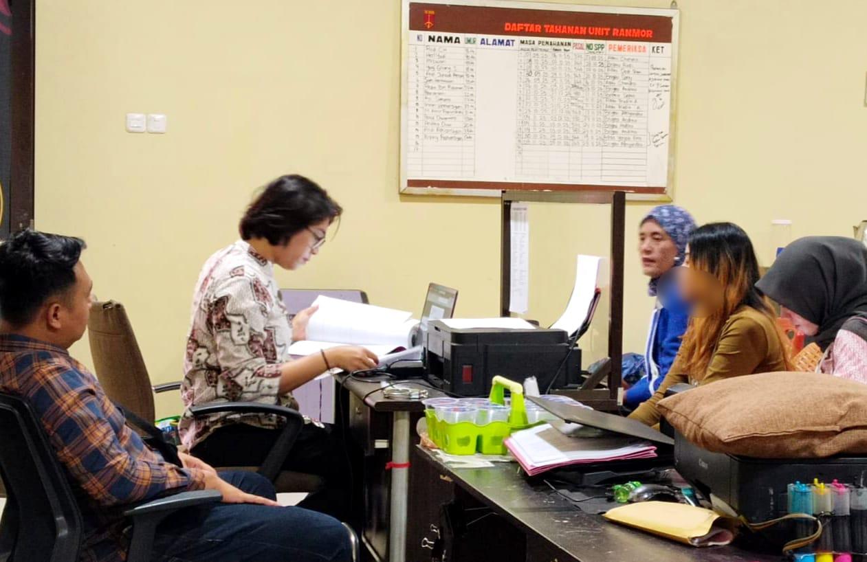 Pengacara Dampingi Tersangka Pemotongan Alat Vital Beri Keterangan Lanjutan ke Polisi