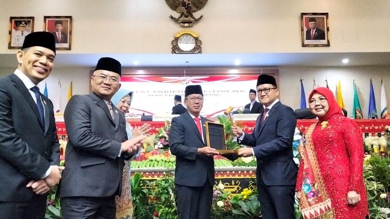 Ahmad Giri Akbar Jabat Ketua Sementara DPRD Lampung