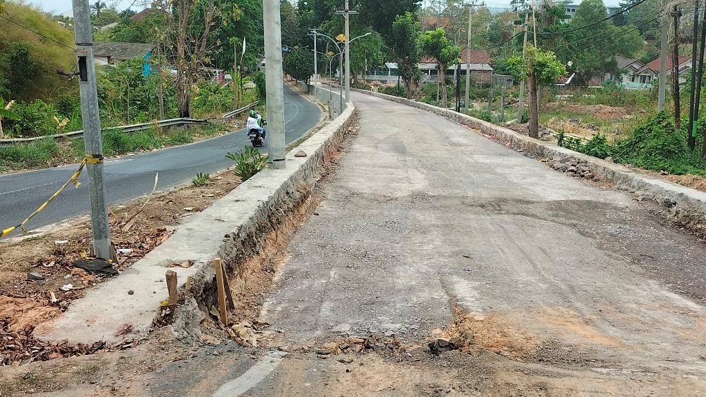 Jalan Pangeran Emir M Noer Bandar Lampung Akhirnya Diperbaiki - Perbaikan-Jalan-Pangeran-Emir-M-Noer-Bandar-Lampung-11.jpg