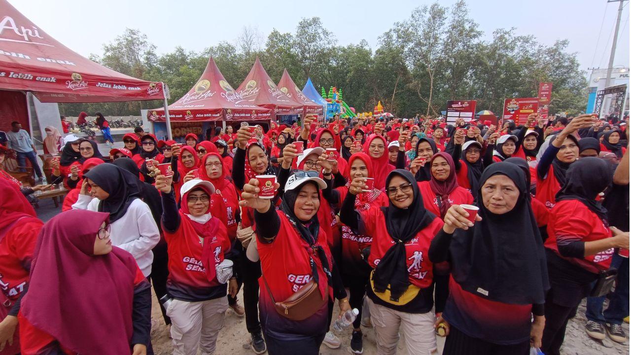 Peserta-jalan-sehat-Gerak-Semangat-Kapal-Ap.jpg
